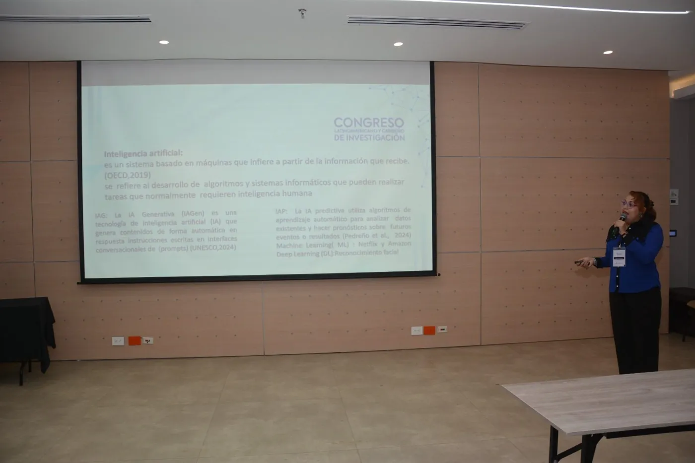 Ponencia durante el COLACI 2025 (foto 10)